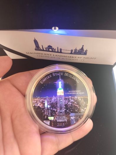 Magnificent Landmarks Empire State Building glow in dark Silver 2oz coin box+coa