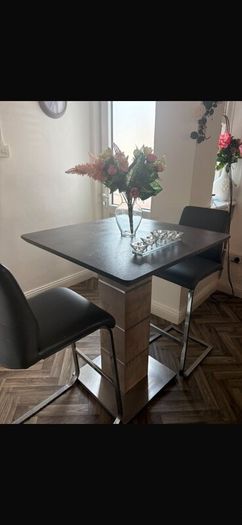 Breakfast bar and high stools