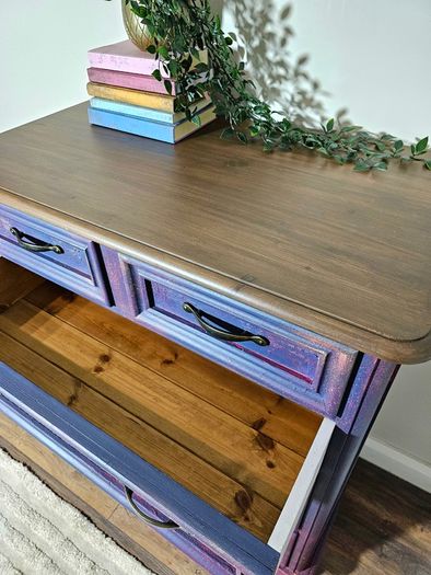 Chest of drawers