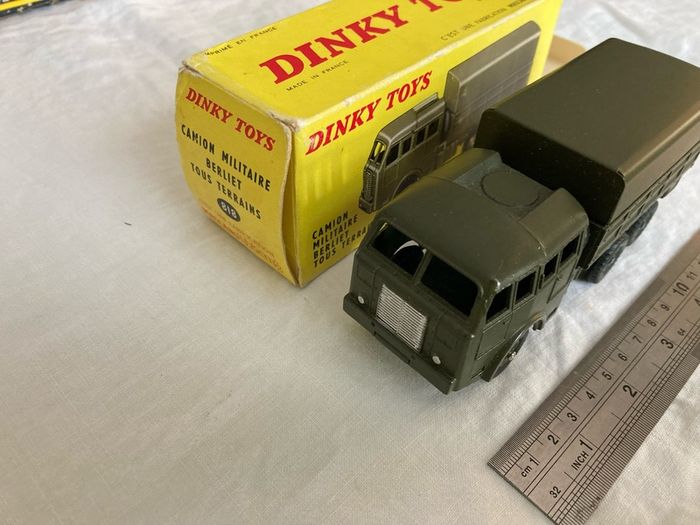 Dinky 818. Camion Militaire Berliet tous terrains. Meccano French manufactured. In box. Excellent condition.