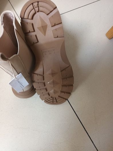 Primark  Paula Echevarria & Primark  Chunky Cream  Boots.  S.7.  B.N.W.T
