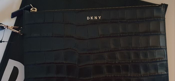 New Dkny Large Wristlet Bag