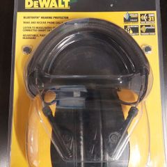 DEWALT DPG17 EU Bluetooth hearing protection ear defenders.