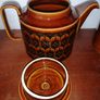 Hornsea Heirloom tea pot and coffee pot Image 3