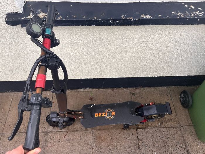 Bezior S1 electric scooter