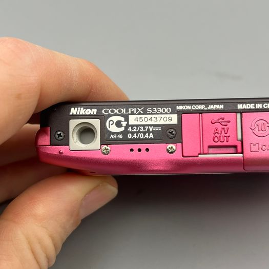 Nikon Coolpix S3300 16MP Digital Camera Pink - Full Kit