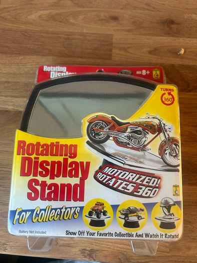 Revolving display base