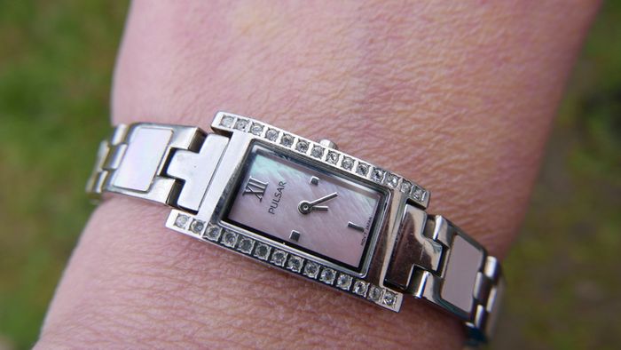 Pulsar 1N00-X150 Ladies St/Steel Quartz Watch, Articulated Bracelet, New Battery (like New)