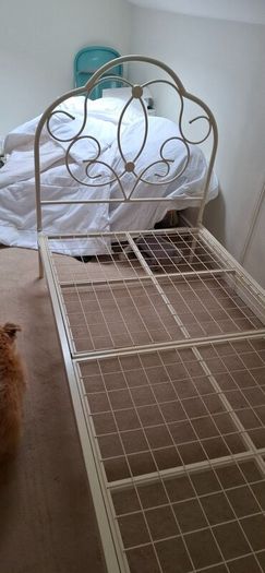 Single bed metal frame