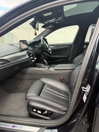 2023 BMW 530e M Sport Pro X Drive,Sunroof, 20 inch