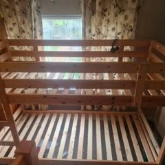 Bunk beb with mattresses