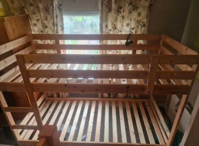 Bunk beb with mattresses