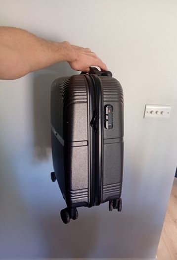 Small Suitcase/Hand Luggage