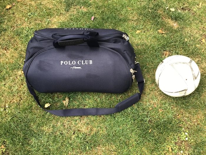 Travel bag on wheels