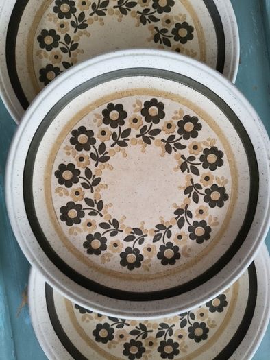 3 x Vintage Stoneware Plates