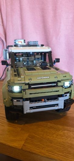 Lego Technic Land Rover Defender 42110