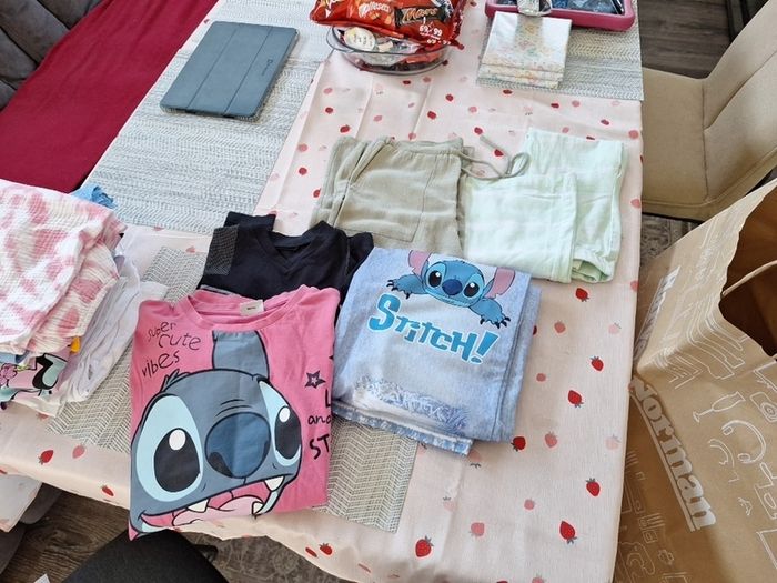 Girls clothing  age 7-8