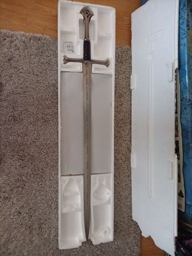anduril the sword of king elessar