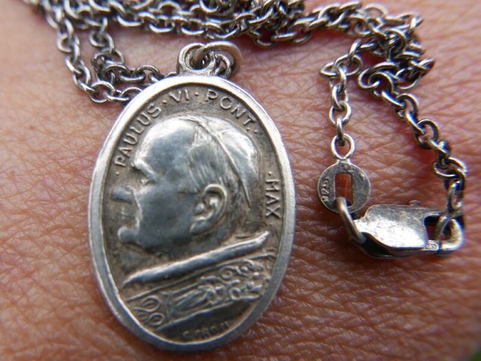 Vintage Sterling Silver 925 Pope Paul VI Holy Medal  Necklace - Religious Christian Silver Gift Pendant for Men and Women - Catholic Gift 6,8g length -18"