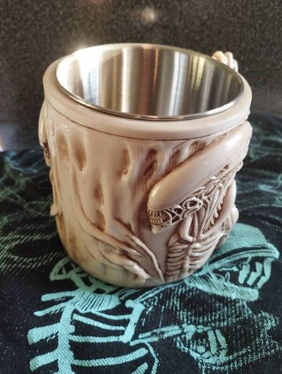 Xenomorph Mug -Ivory Effect