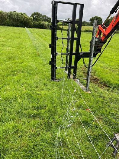 Wire unroller/ tensioner