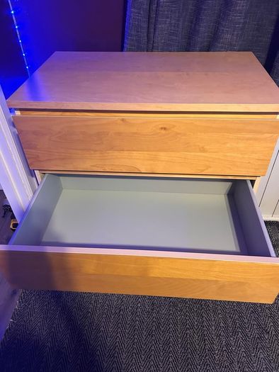 Chest of drawers