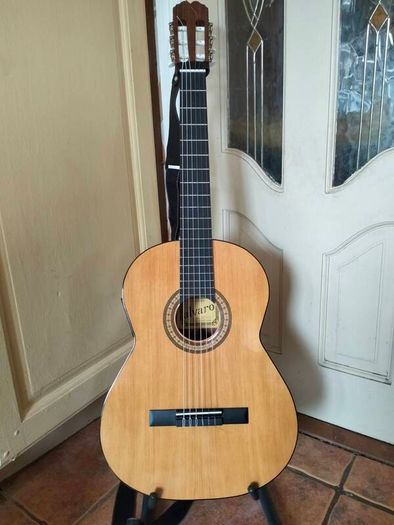 Alvaro N 800E Spanish Classical Guitar with Fishman Pickup