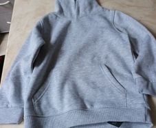 Dunnes  Stores  Grey Hoodie.    Age : 5-6 years.  B.N.W.T