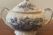 Blue/White Mason "Ascot in Oak/Hanging Basket" Vintage China Lidded Sugar Bowl