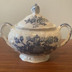 Mason "Ascot in Oak/Hanging Basket" Vintage China Lidded Sugar Bowl