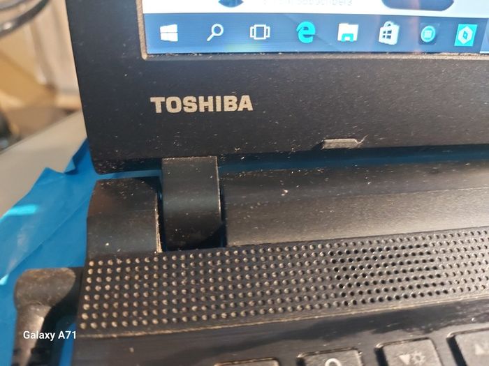 Toshiba Satellite C40-c-10Q, Intel Celeron CPU N3050, 1.6GHz, 2GB Ram, 32GB HDD, Windows 10, Microsoft Edge, Chrome and VLC
