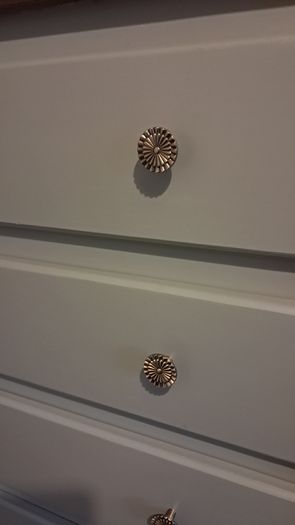 Chest of drawers