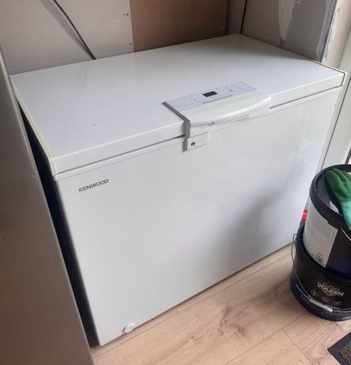 Chest freezer