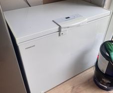 Chest freezer