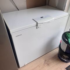 Chest freezer