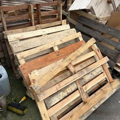 Free broken  pallets