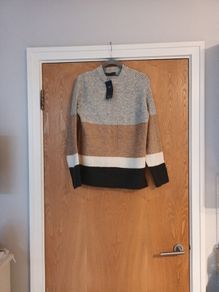 M&S Ladies  Jumper.  S.  XS - 10.   B.N.W.T.