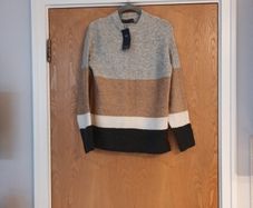 M&S Ladies  Jumper.  S.  XS - 10.   B.N.W.T.