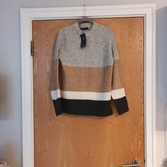 M&S Ladies  Jumper.  S.  XS - 10.   B.N.W.T.