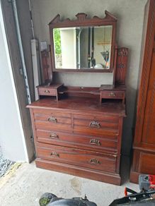 Set of drawers & mirror top