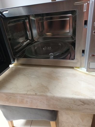 Dimplex Silver  Freestanding Microwave  Oven - Model   980353 - 20 Li
