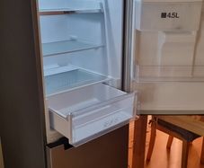 [Used] Samsung Fridge/Freezer in great condition