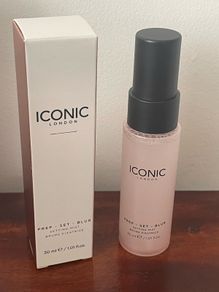 Iconic setting spray