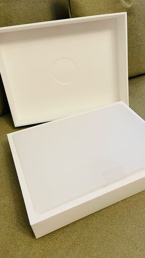 MacBook Pro M3 Box
