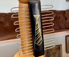 Vintage Retro Handy Tie Hanger with Leather Detail