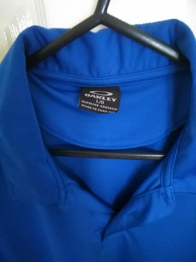 Oakley t-shirt