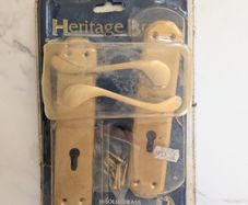 Heritage Brass Door Handle