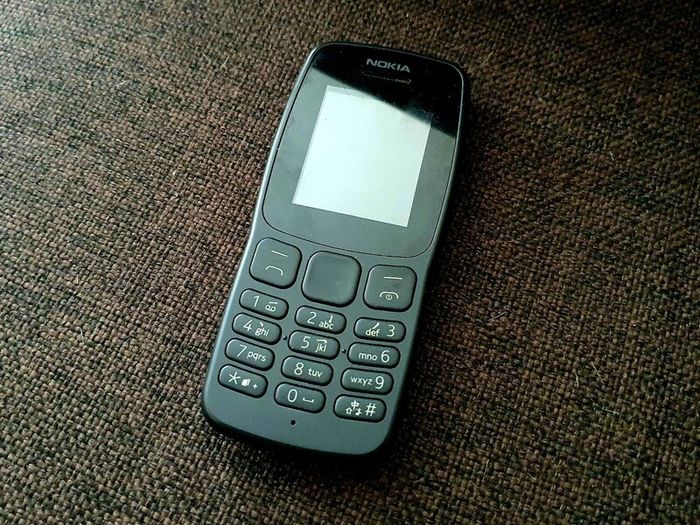 Nokia 105 (Dual SIM) - Needs Battery - Includes Charger