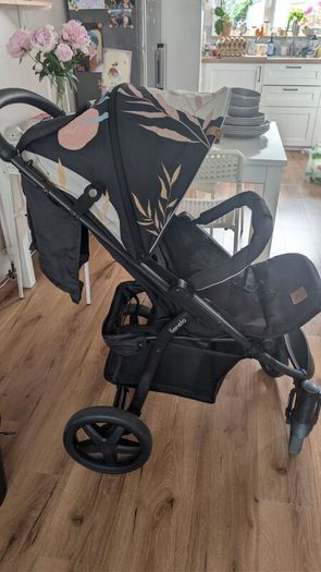 Beautiful Lionelo Stroller - Excellent Condition