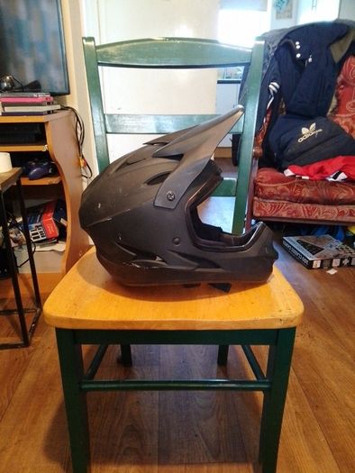 dirt bike helmet kids/teens